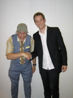 Bauer Eugen und der Vize-Weltmeister der Magie: Simon Pierro Bauer Eugen und der Vize-Weltmeister der Magie: Simon Pierro