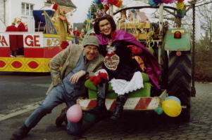 Prinzessin Hermine und Eugen beim Karlstadter Faschingszug 2003.