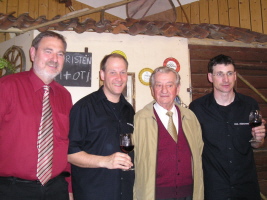 FVF Präsident Bernhard Schlereth, Hermann Voit aus Wonfurt und Oti & Oti 2006. FVF Präsident Bernhard Schlereth, Hermann Voit aus Wonfurt und Oti & Oti 2006.